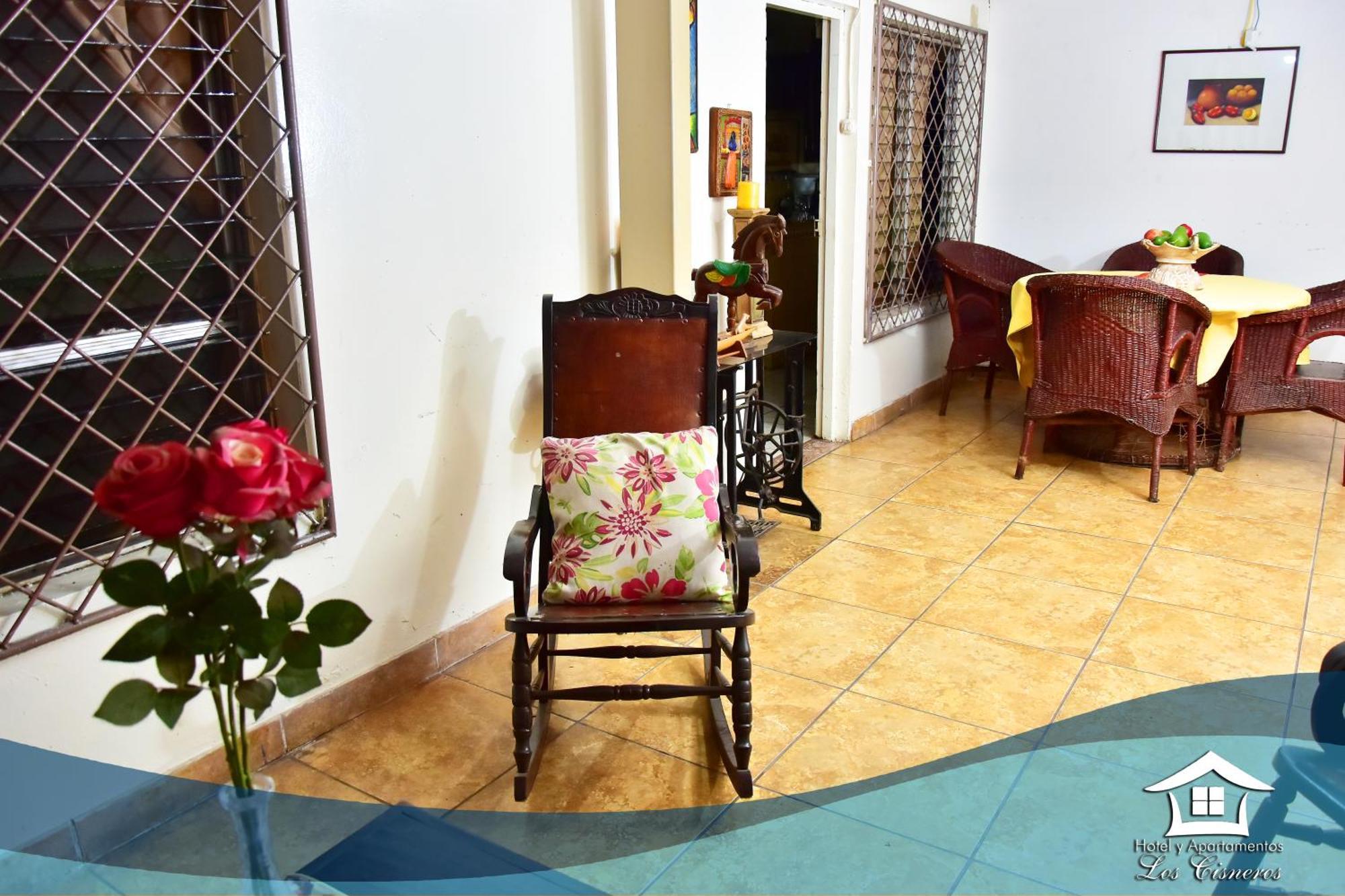 Hotel Y Apartments Los Cisneros Managua Chambre photo