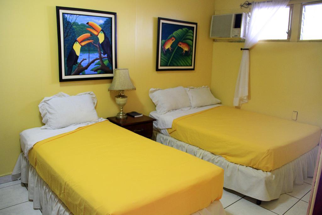 Hotel Y Apartments Los Cisneros Managua Chambre photo